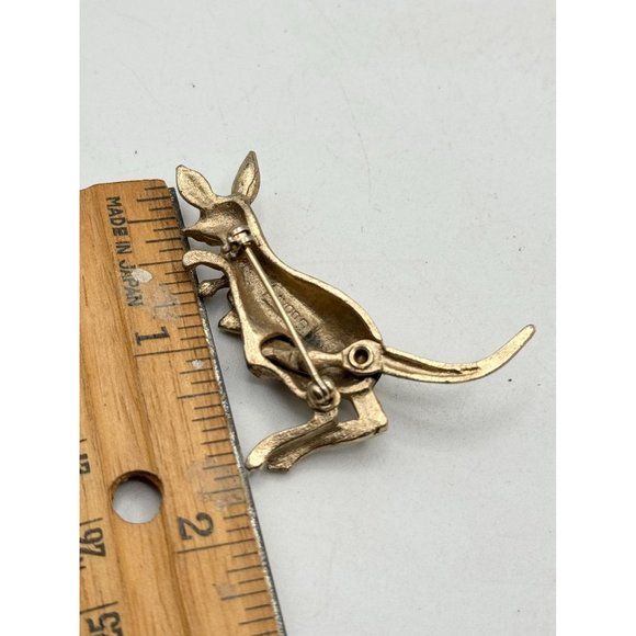 Vintage Avon Articulating Kangaroo Brooch Pin - Picture 5 of 5